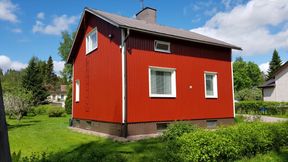 Maalattu punainen rintamamiestalo
